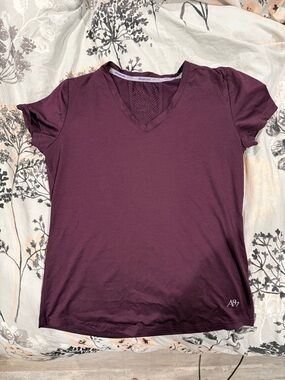 Aeropostale Sport Women's Short Sleeve V-Neck Top in Plum